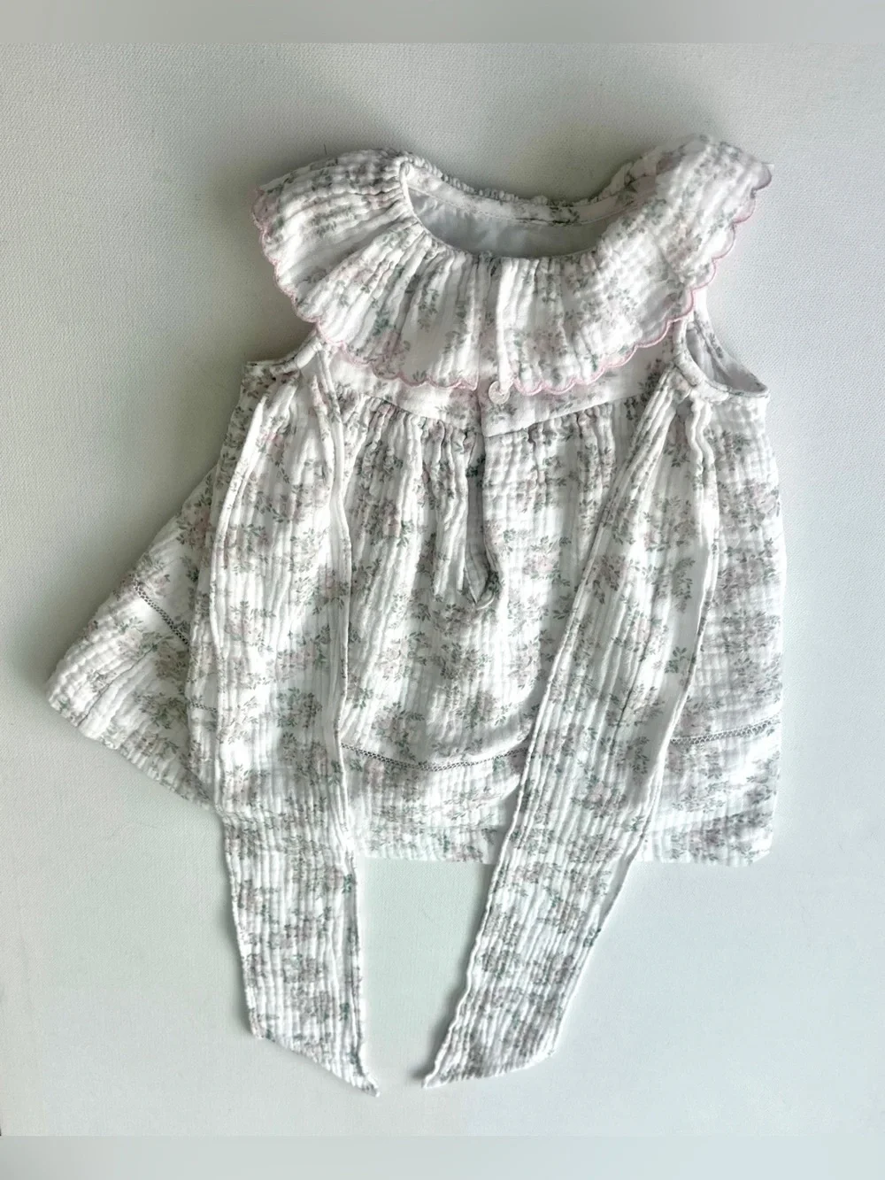 Sophie & Lucas girl's floral dress with ties at the back.  Size 3M.
